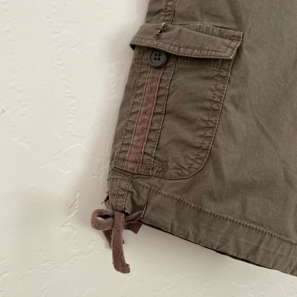 Bermuda Shorts - Picture 4 of 4
